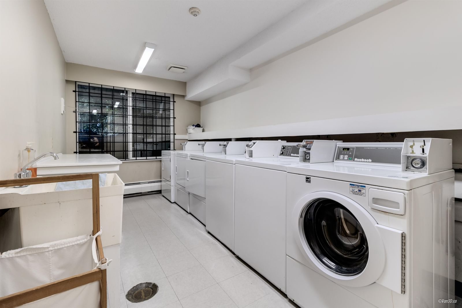 Listing Image 19
