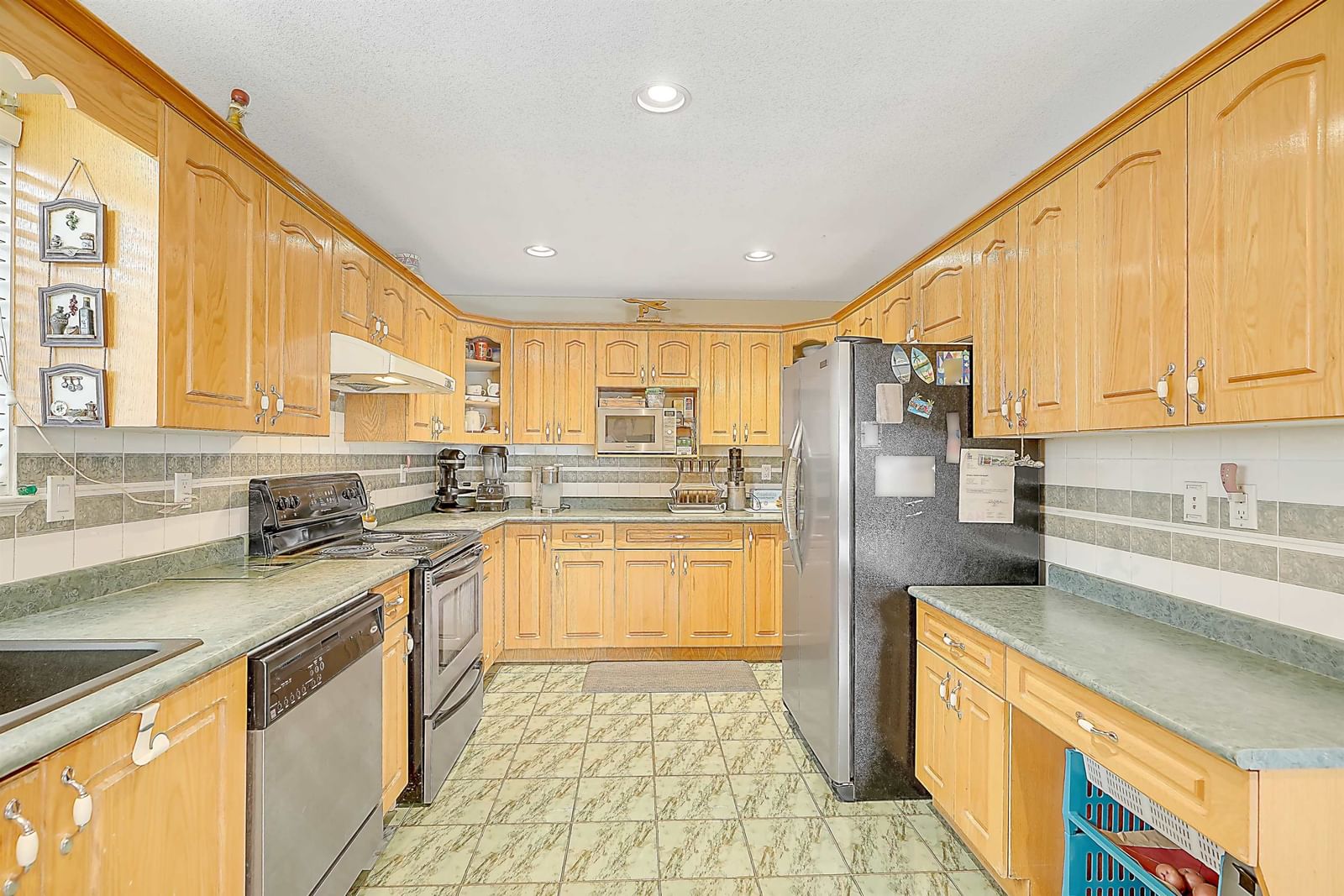 Listing Image 11