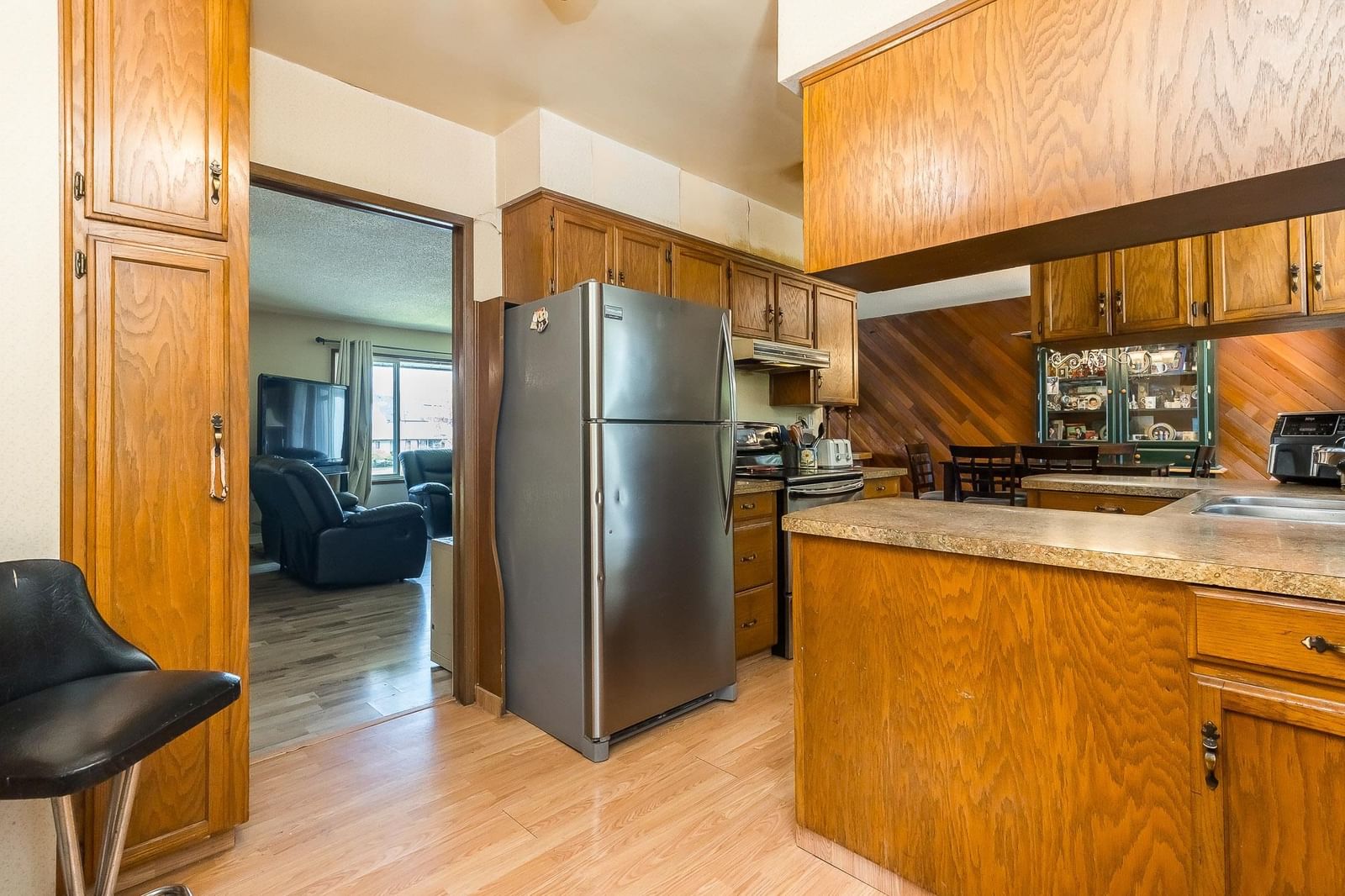 Listing Image 12