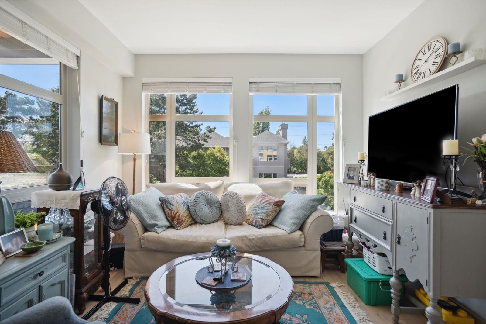 Listing Image 12