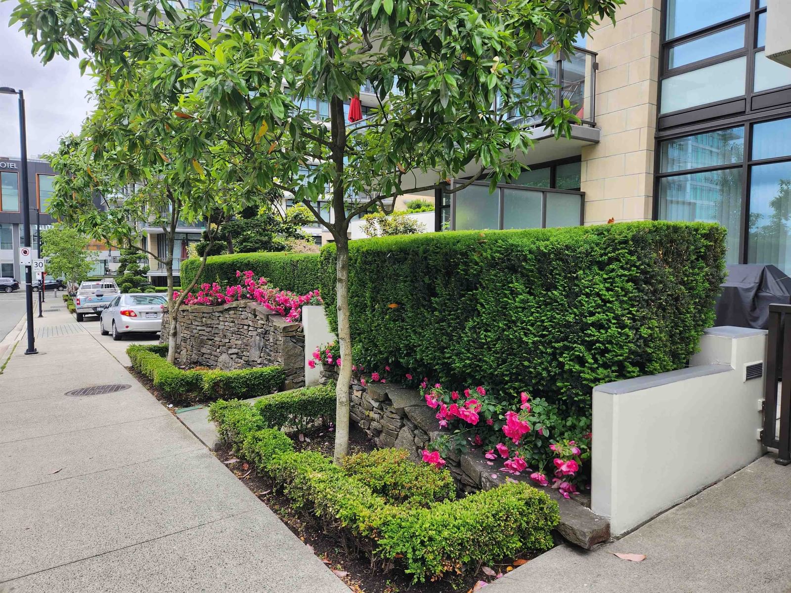 Listing Image 8