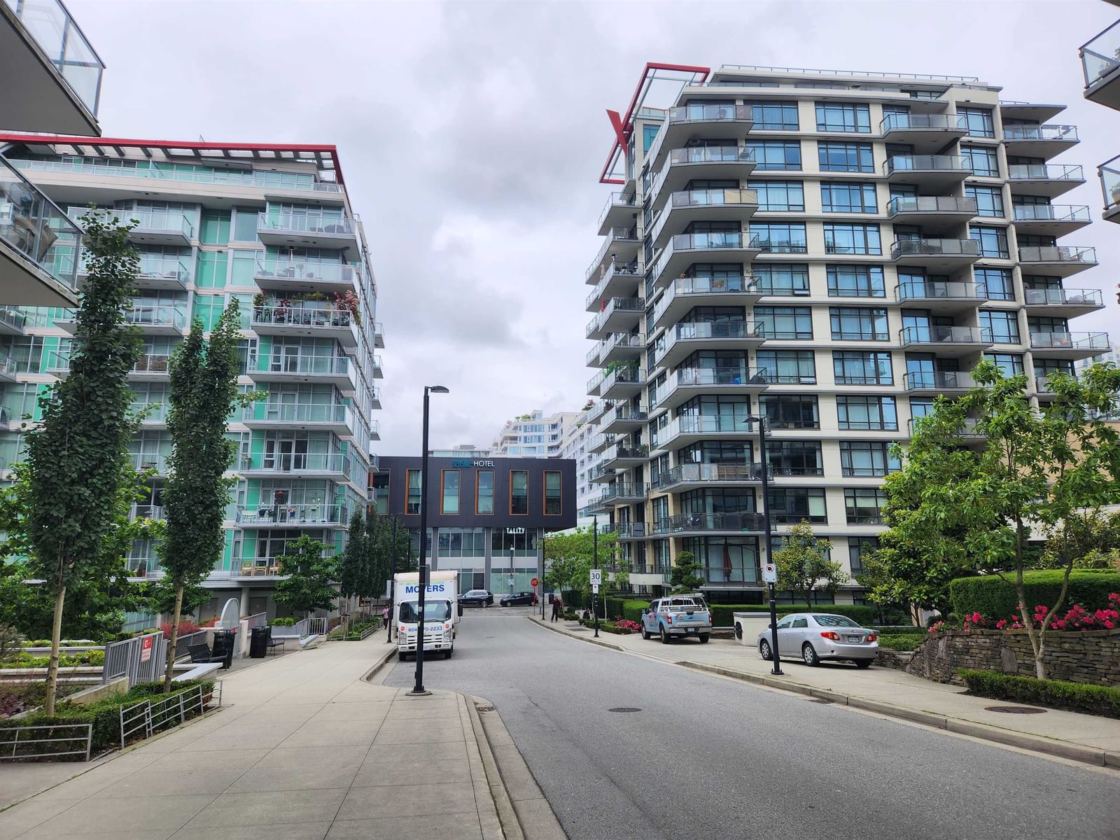 Listing Image 9