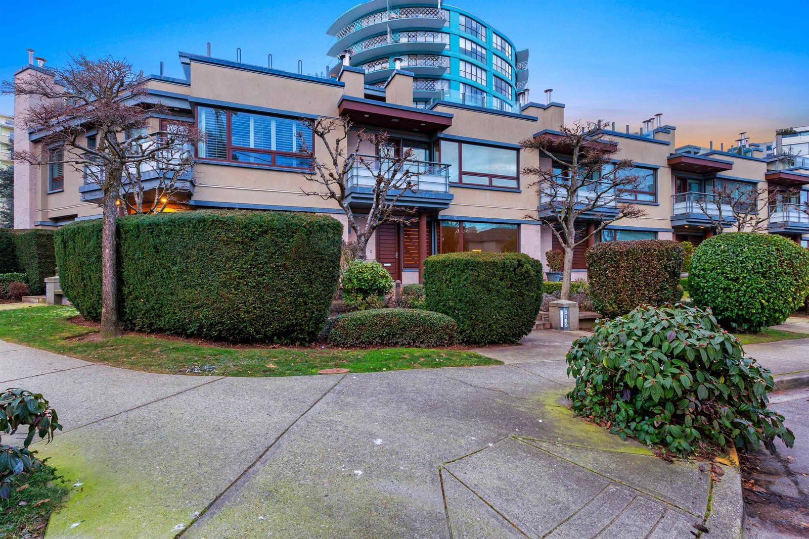 Listing Image 5