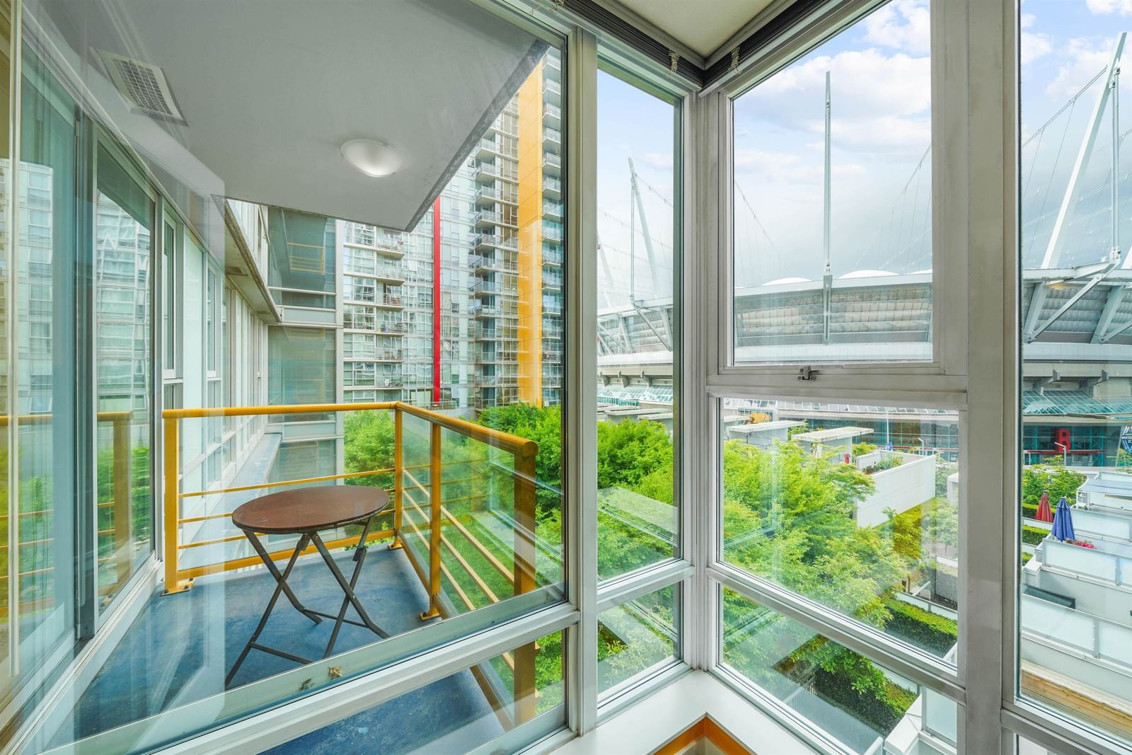 Listing Image 9