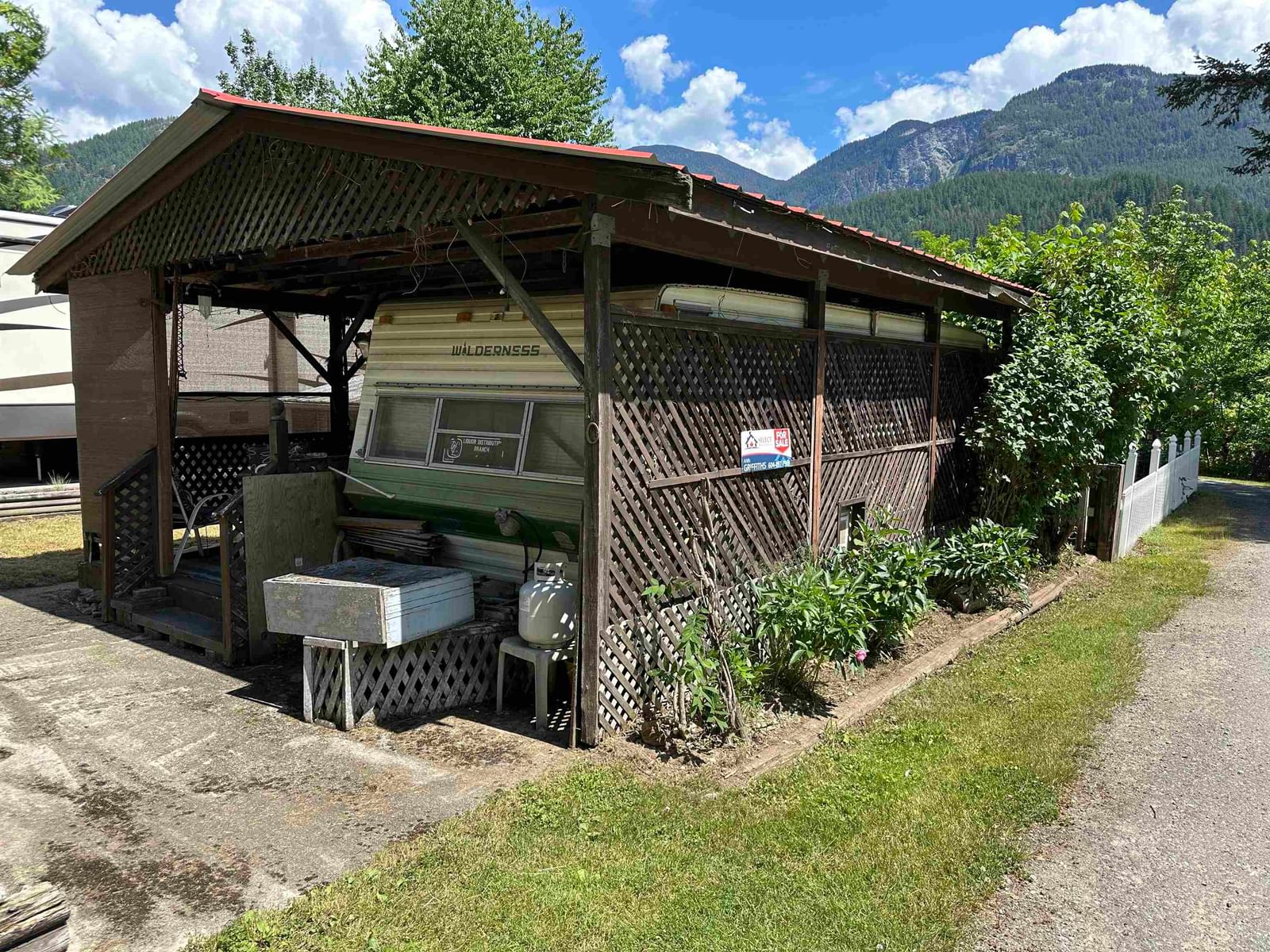 Listing Image 9