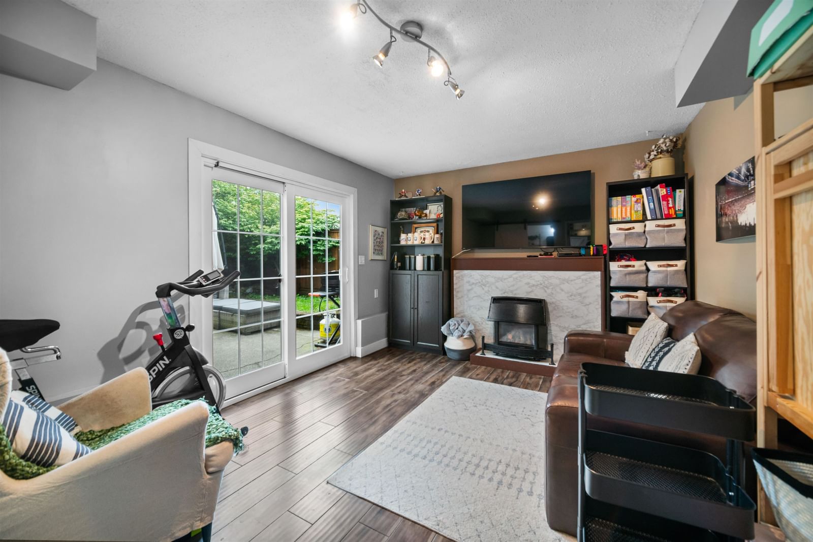 Listing Image 14