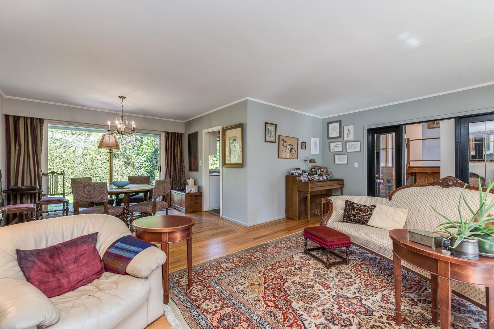 Listing Image 10