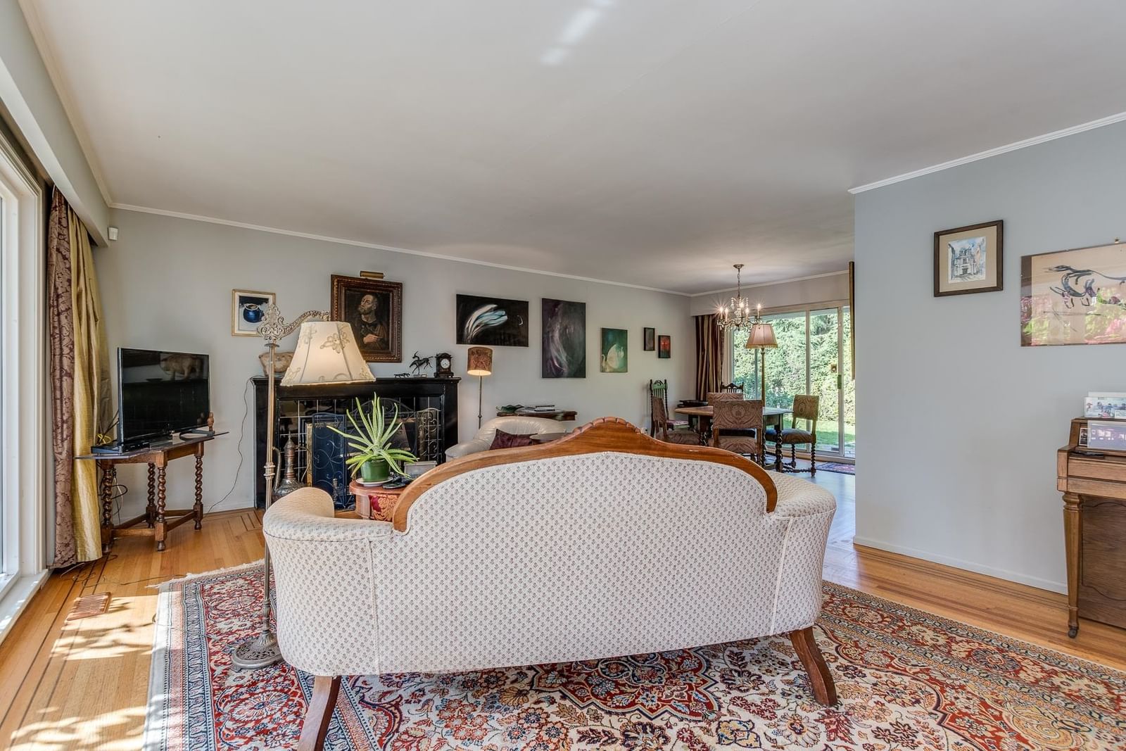 Listing Image 6