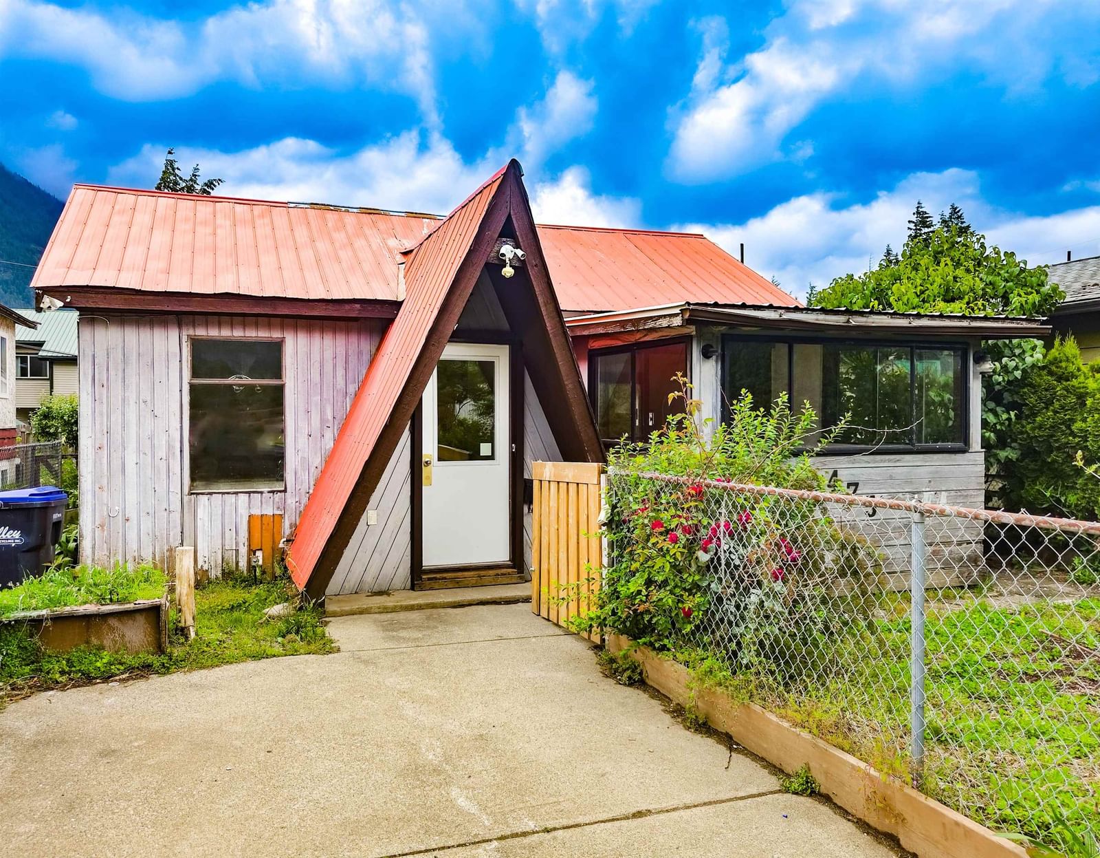 Listing Image 5