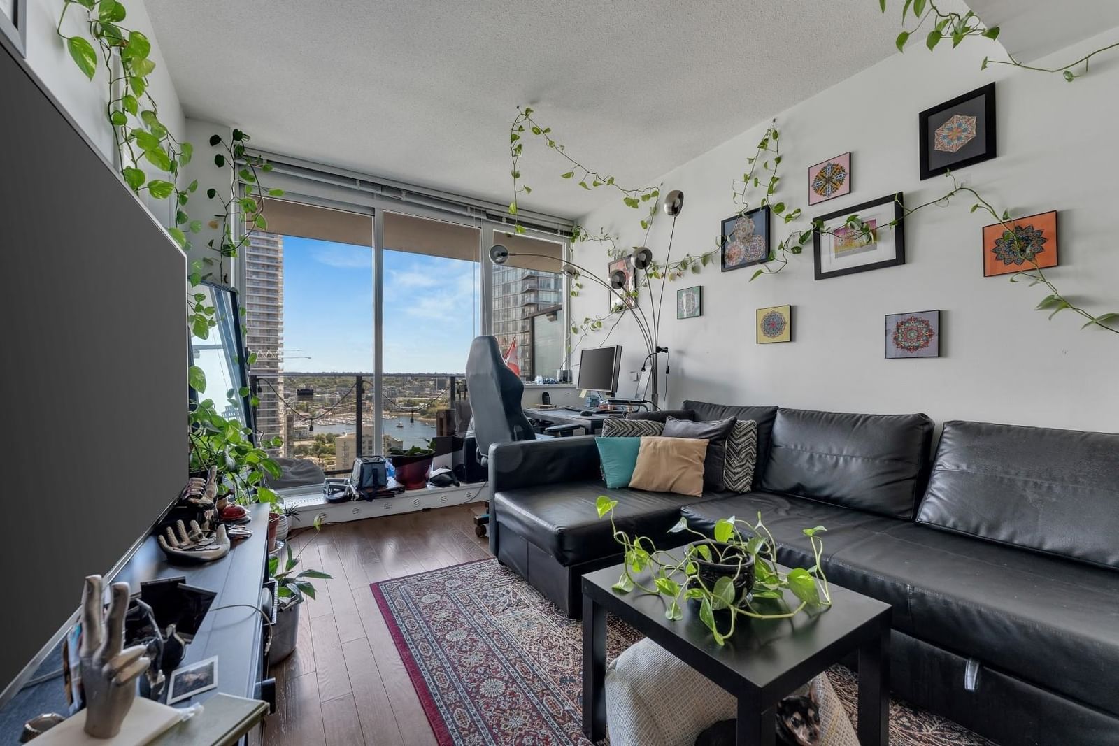 Listing Image 13