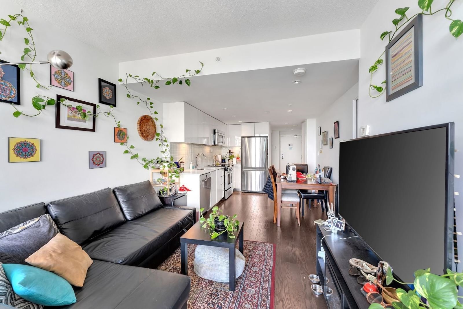 Listing Image 19