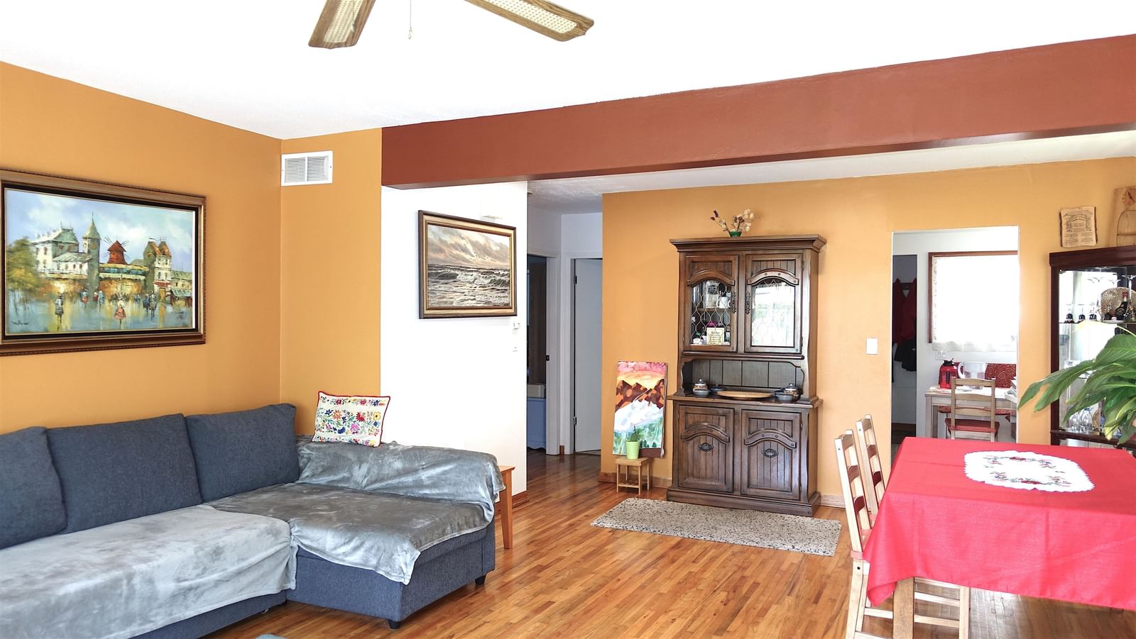 Listing Image 5