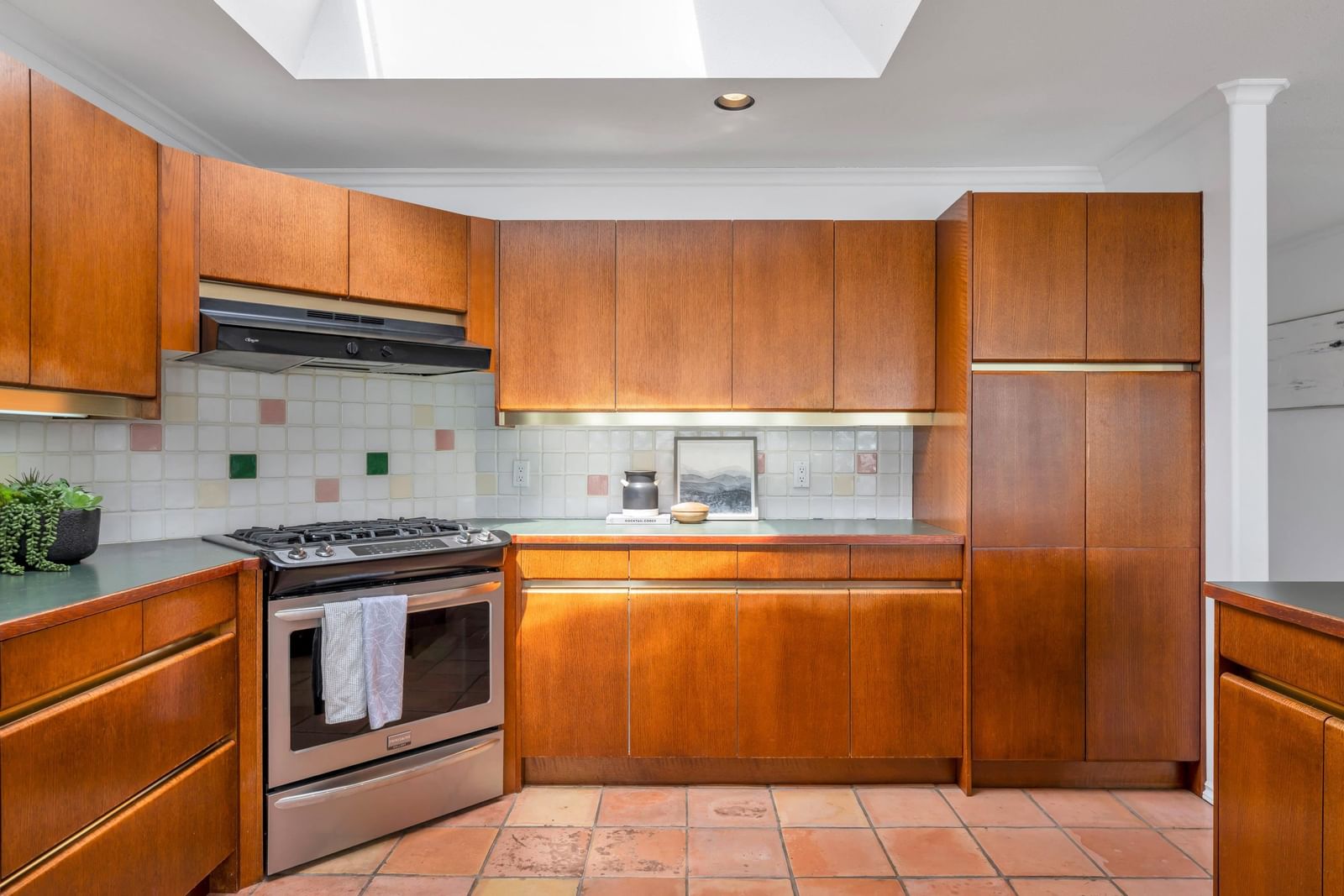 Listing Image 14