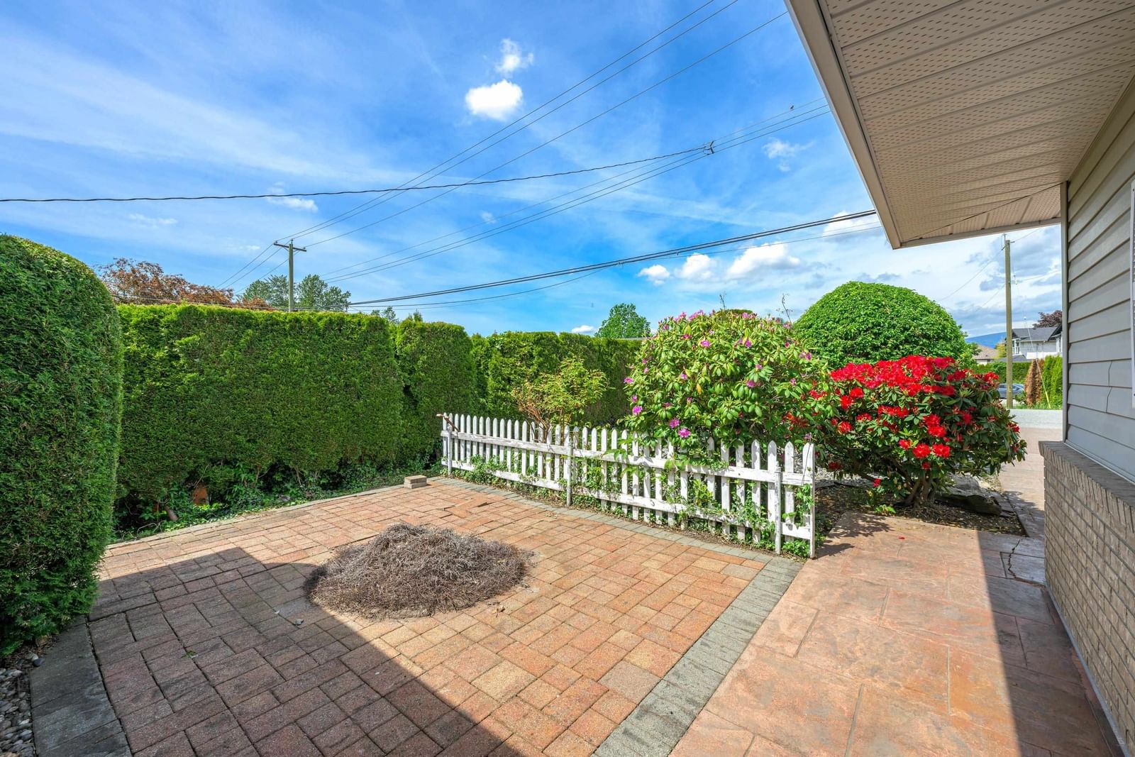 Listing Image 5
