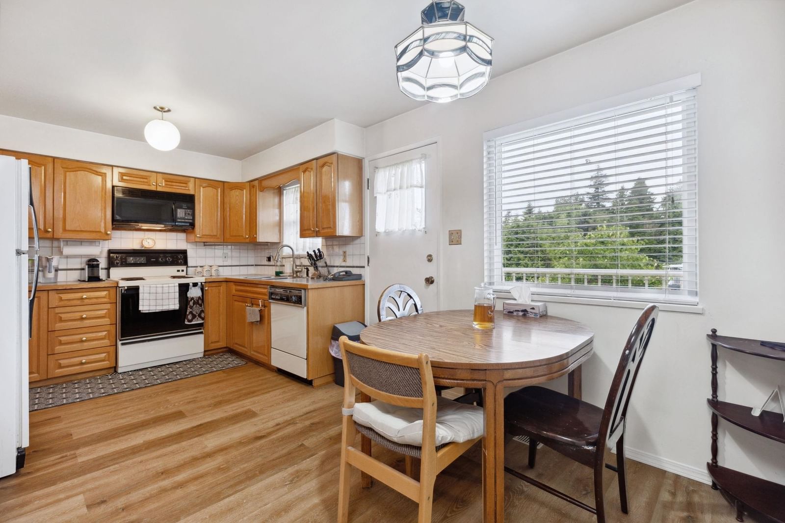 Listing Image 9