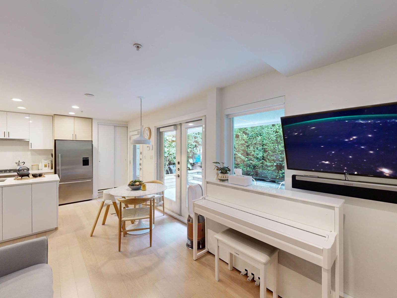 Listing Image 9