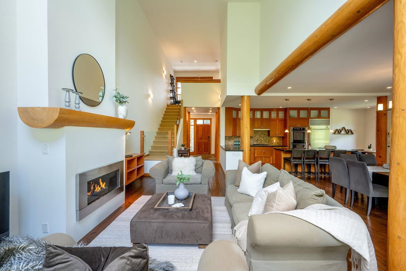 8398 Glen Abbey Lane, Whistler, V8E 1J7 | Image 3