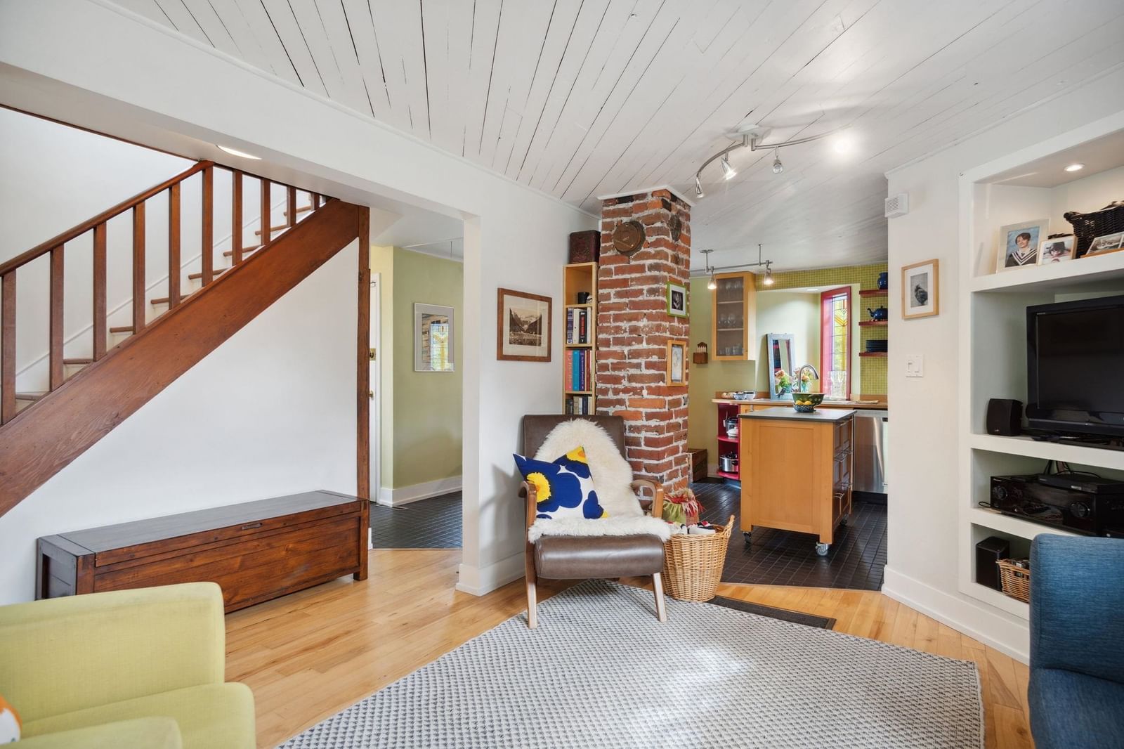 Listing Image 11