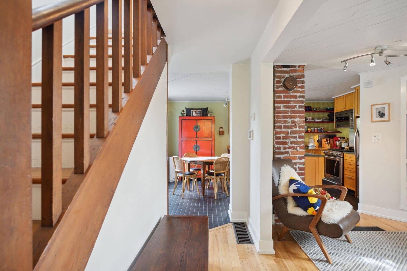 Listing Image 12