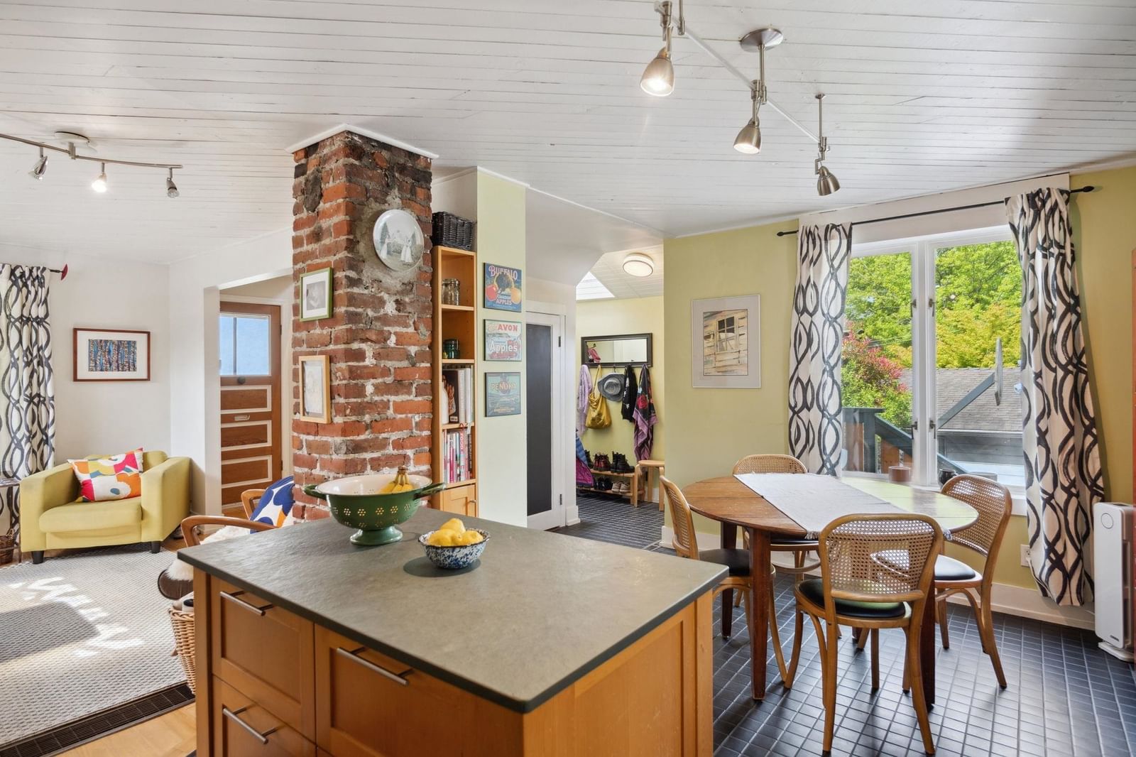 Listing Image 13