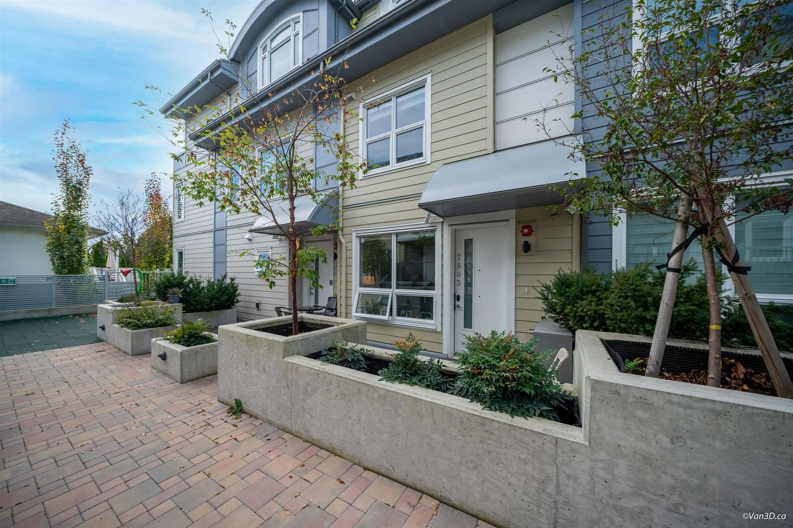Listing Image 6