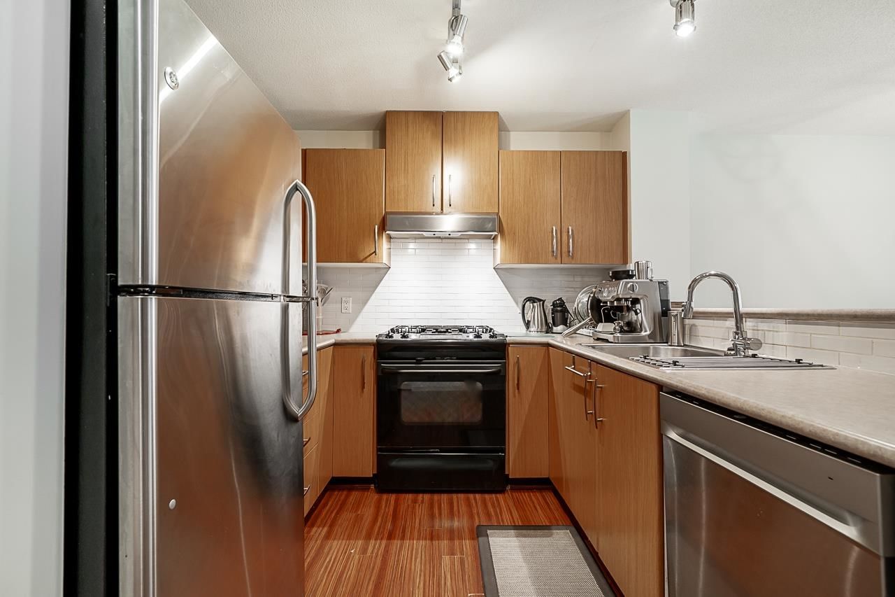 Listing Image 6
