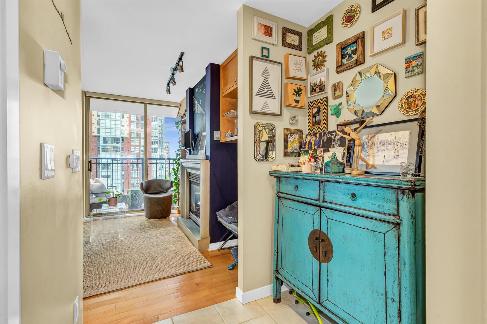 Listing Image 17