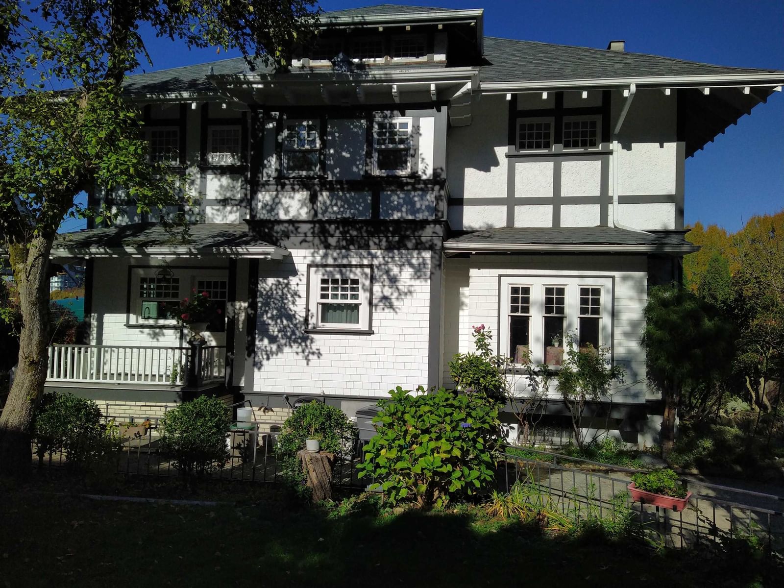 Listing Image 4
