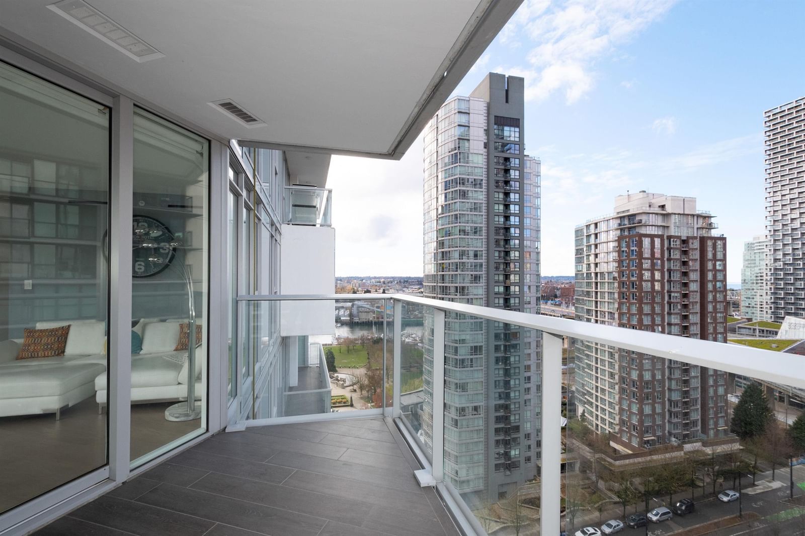 Listing Image 9