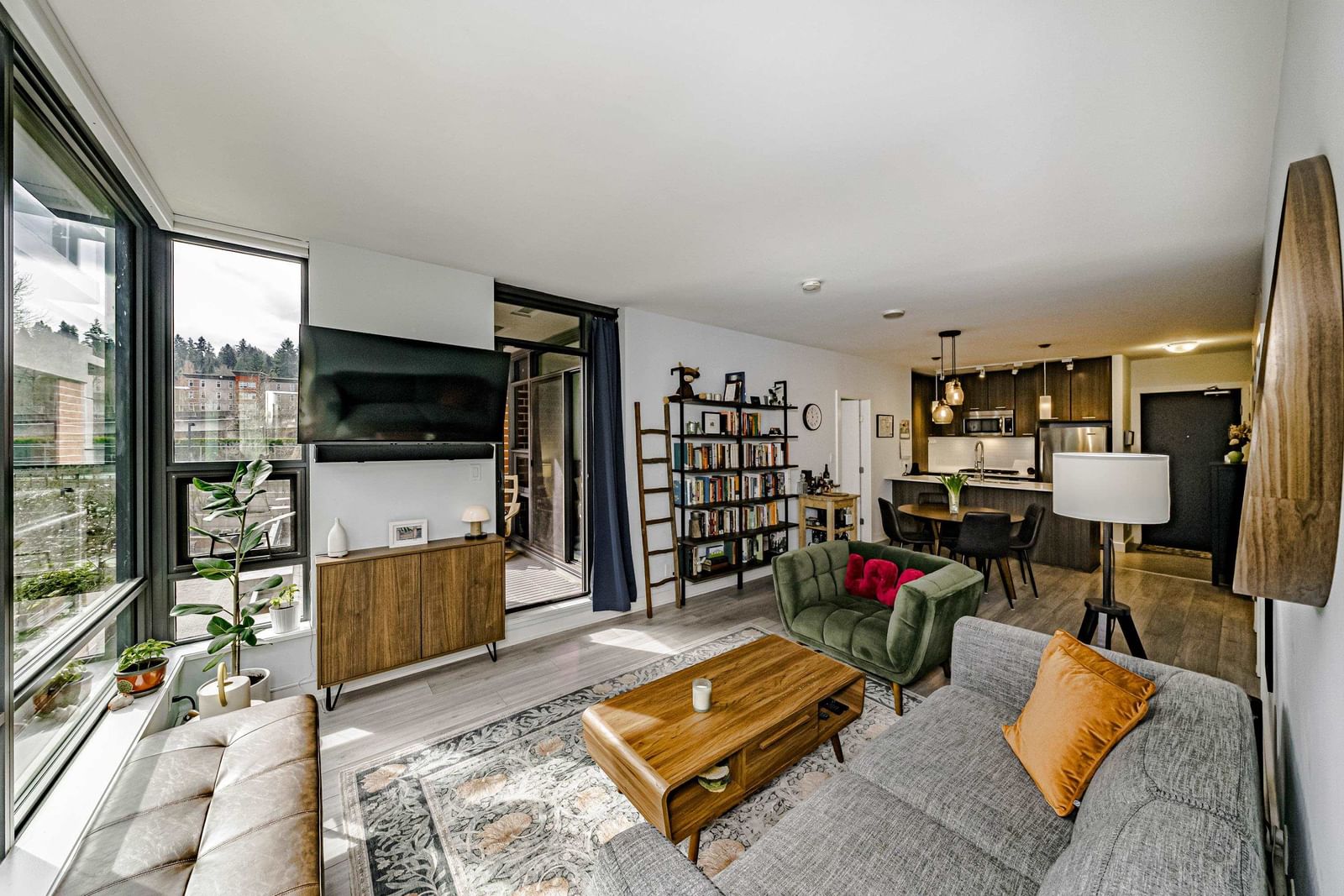 Listing Image 8