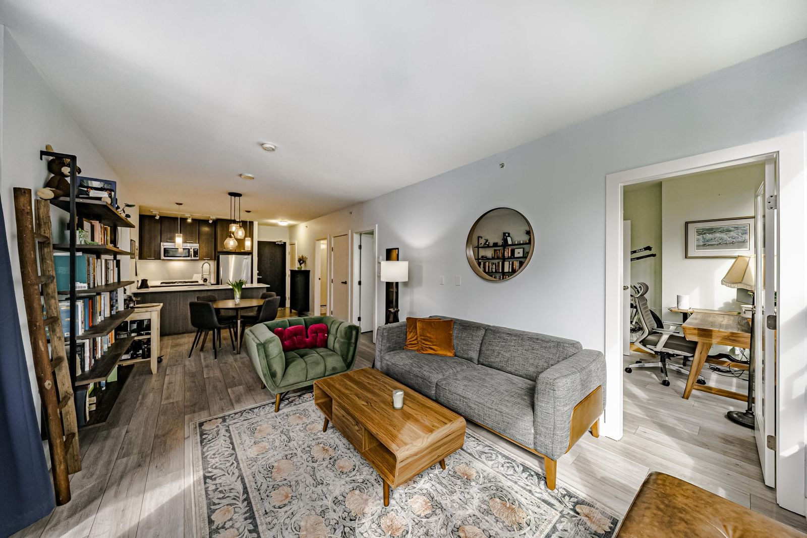 Listing Image 9