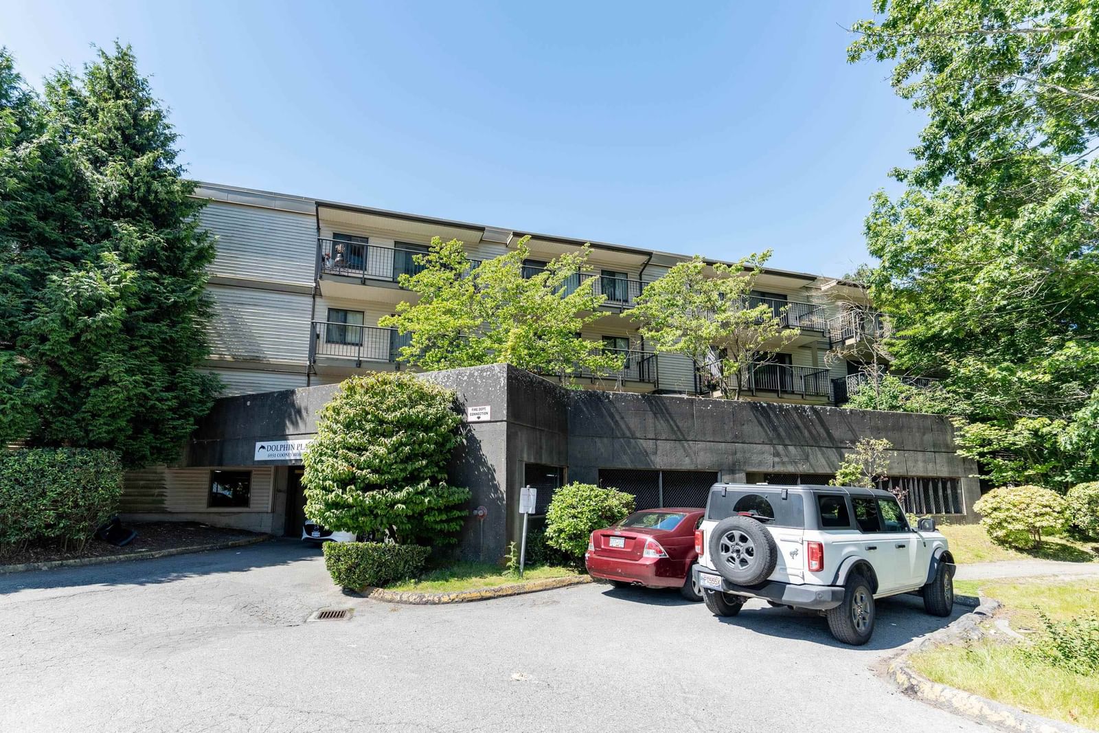 Listing Image 4