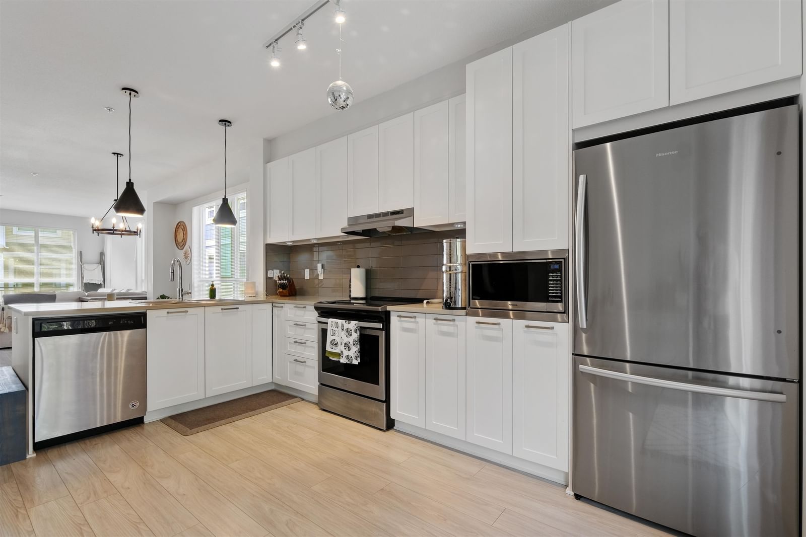 Listing Image 13