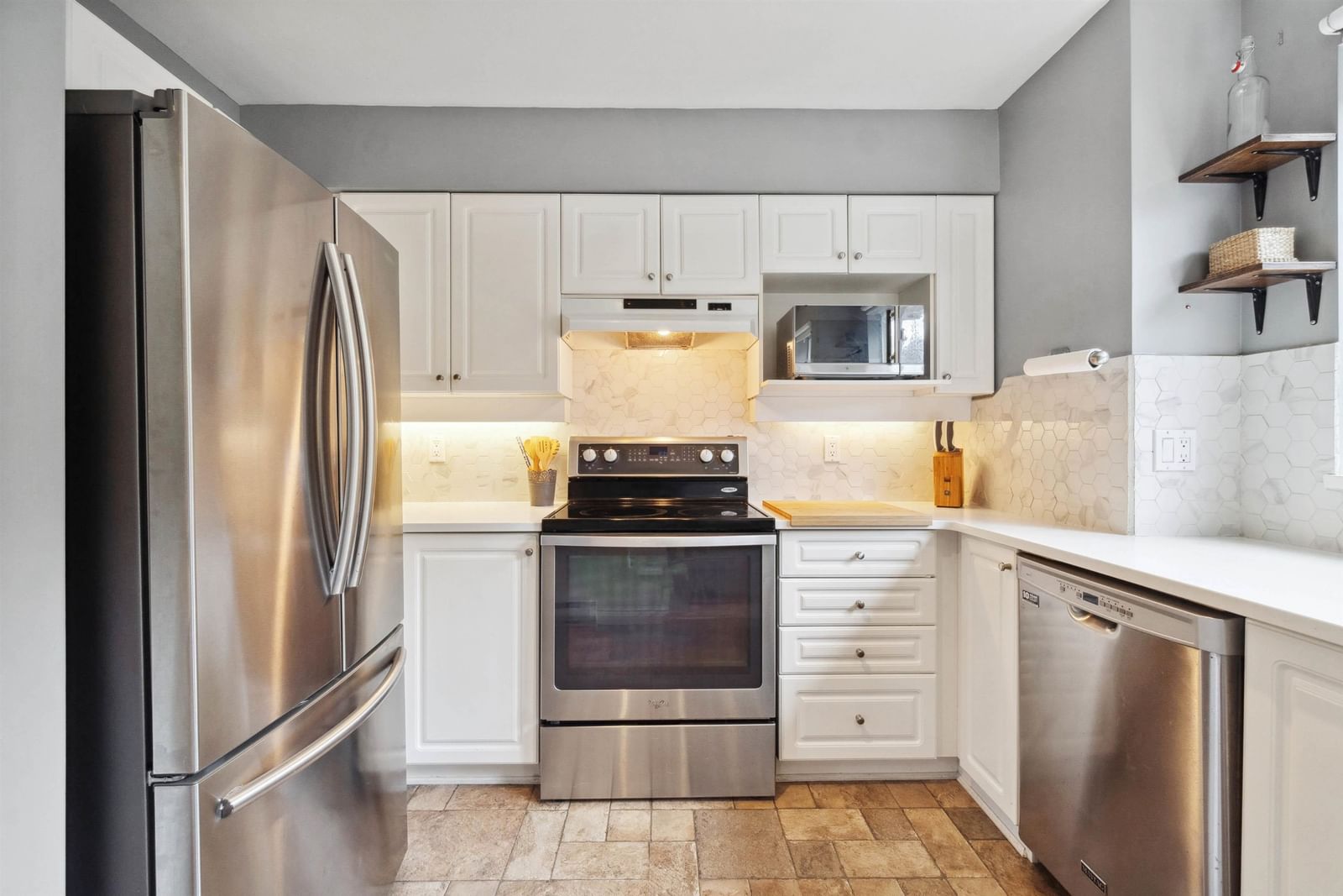 Listing Image 11