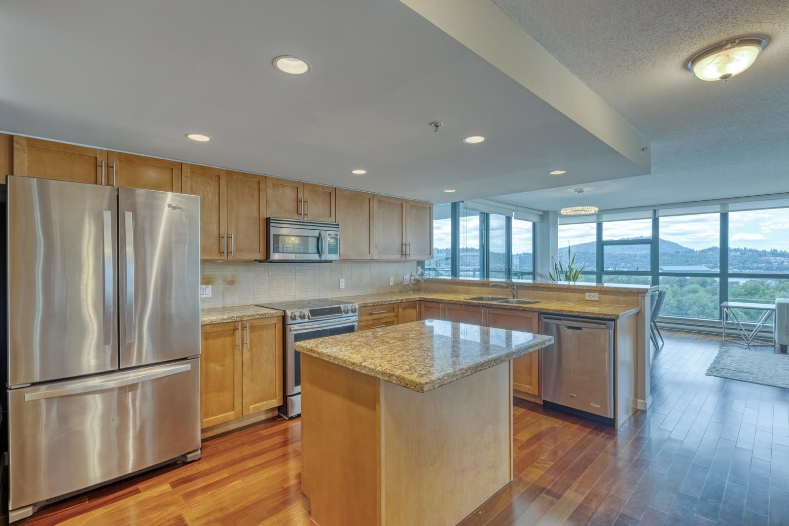 Listing Image 13