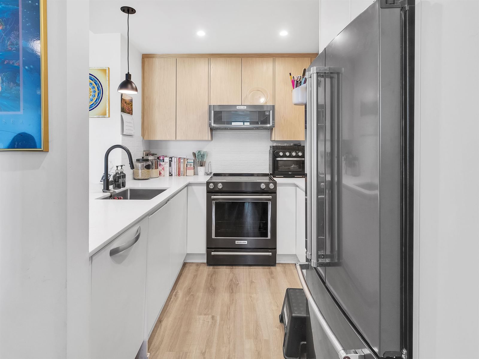 Listing Image 8