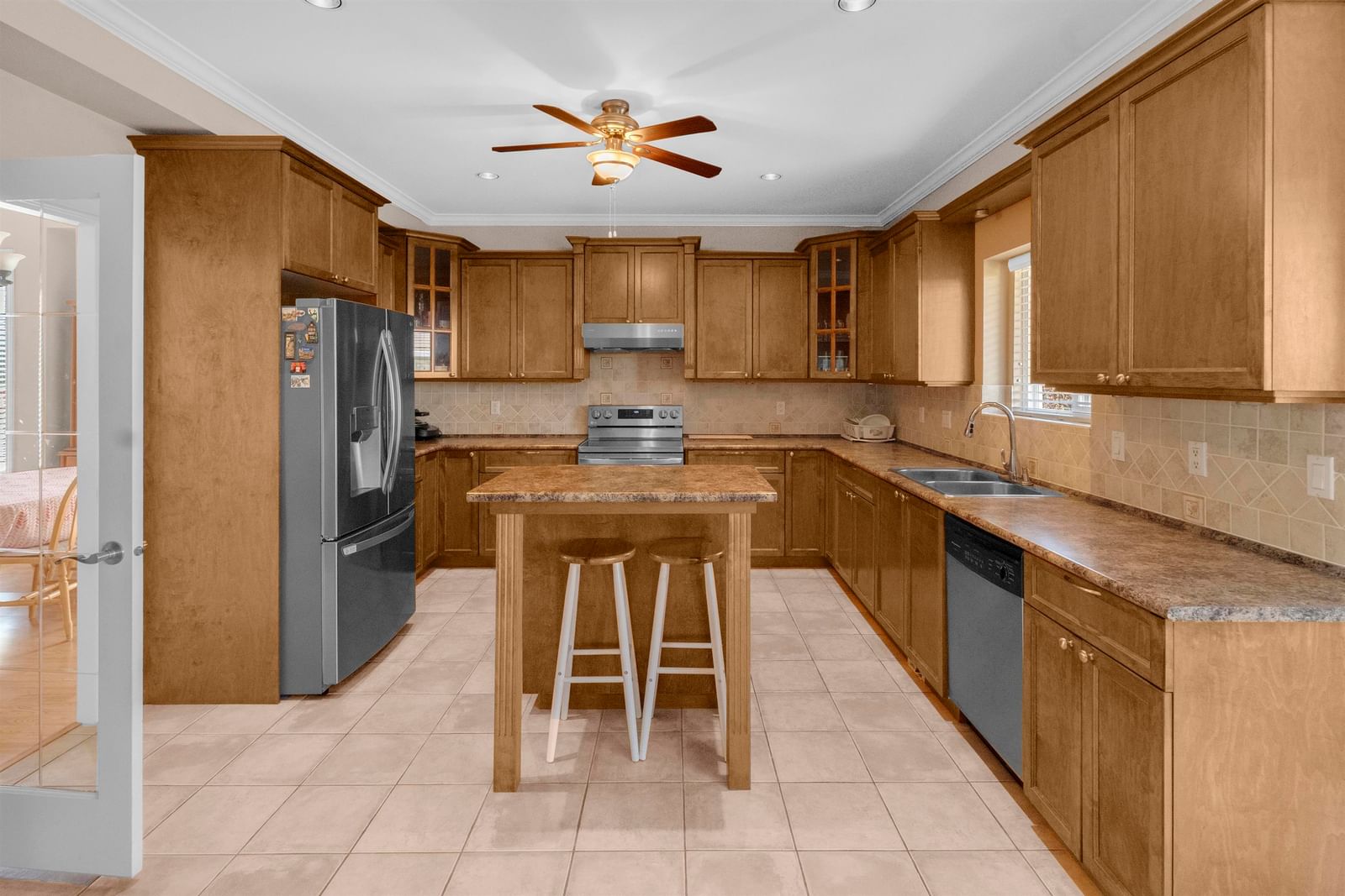 Listing Image 5