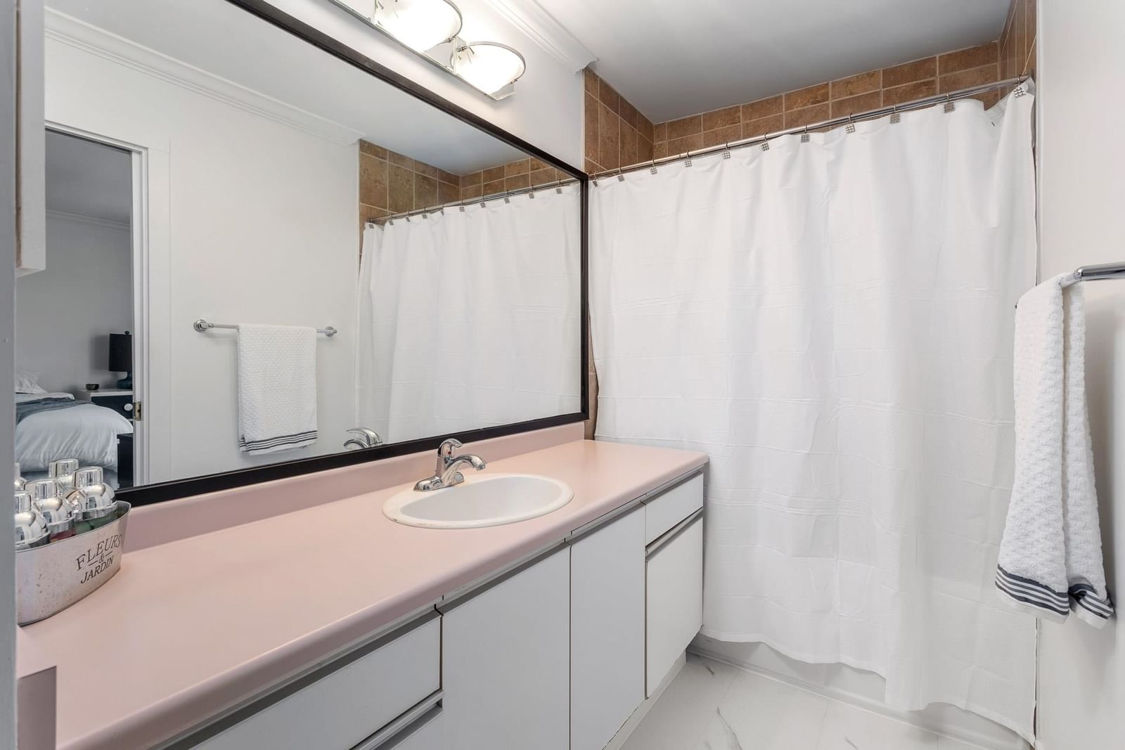 Listing Image 26