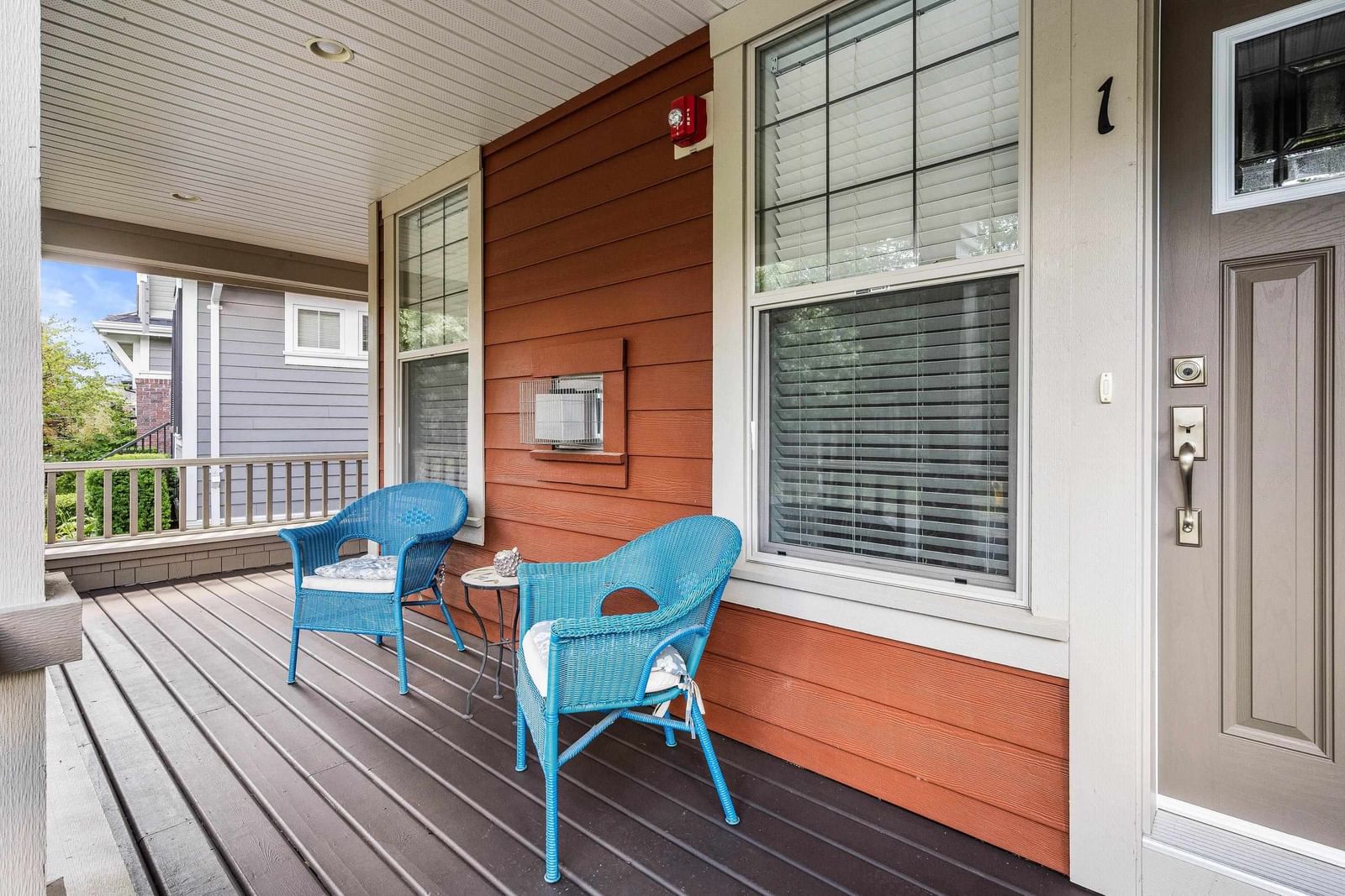 Listing Image 4