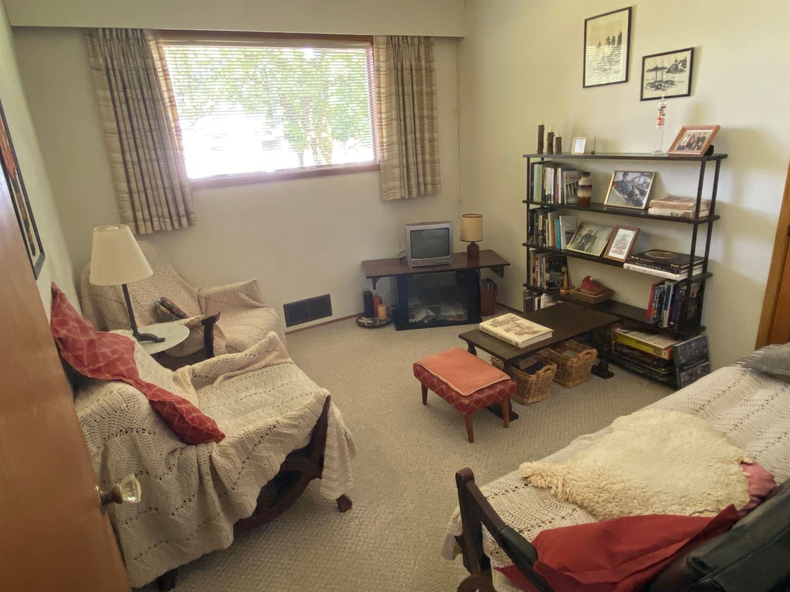 Listing Image 8