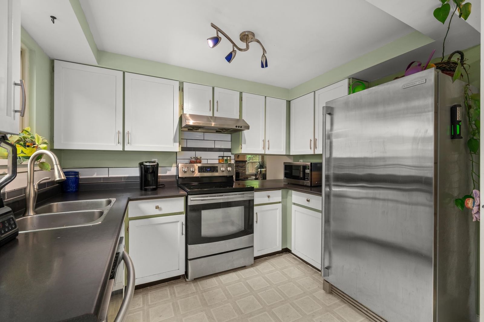 Listing Image 17