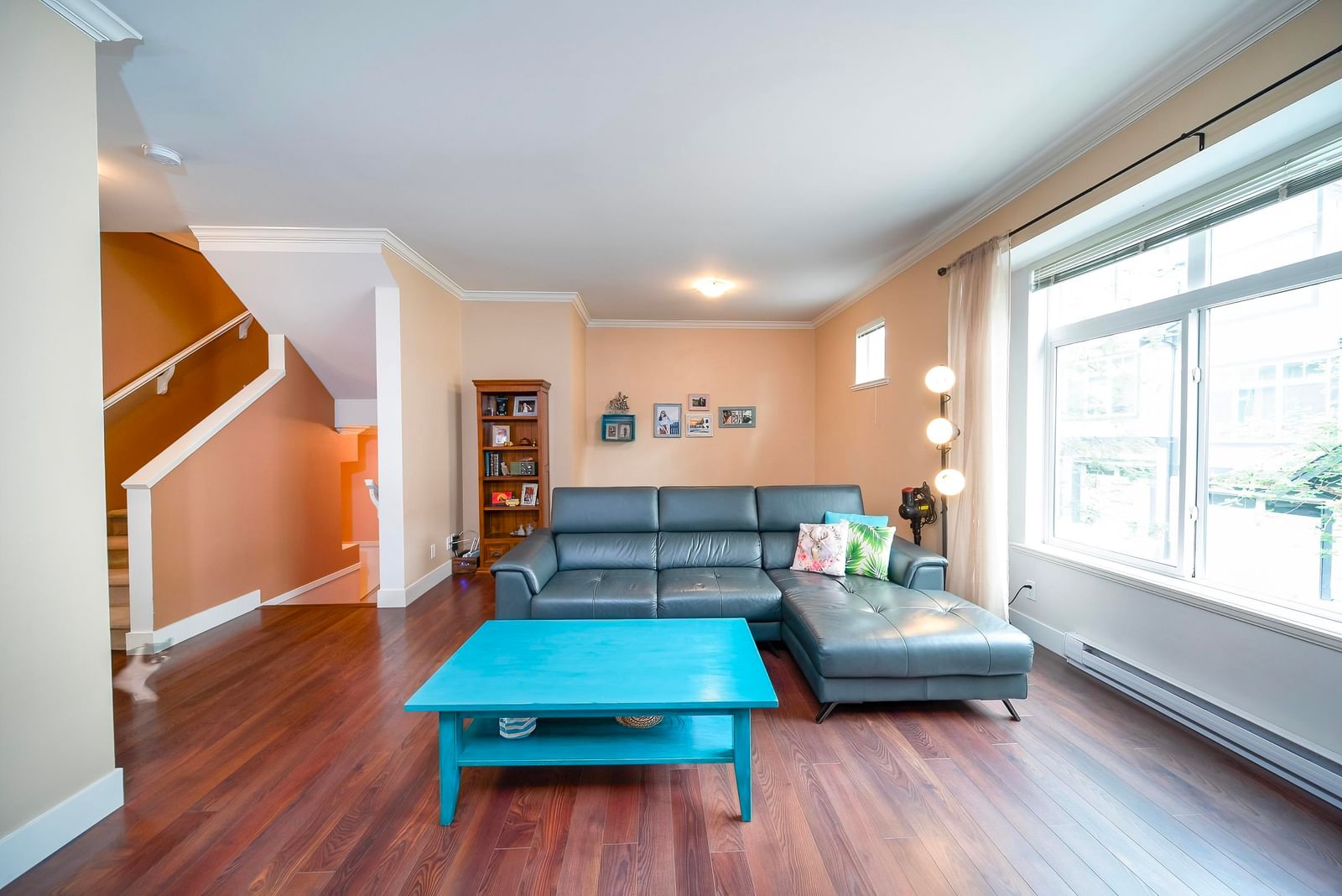 Listing Image 8