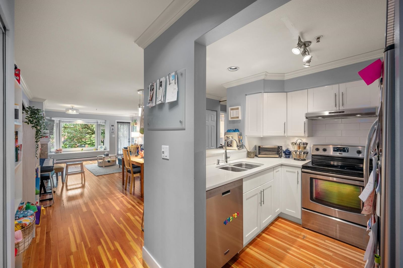 Listing Image 11
