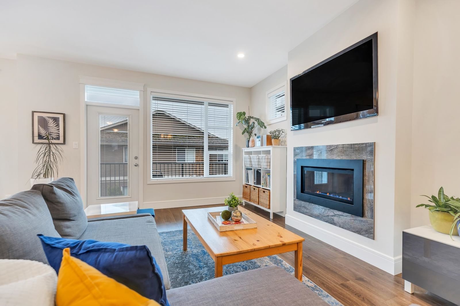 Listing Image 12