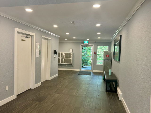 326 - 204 Westhill Place