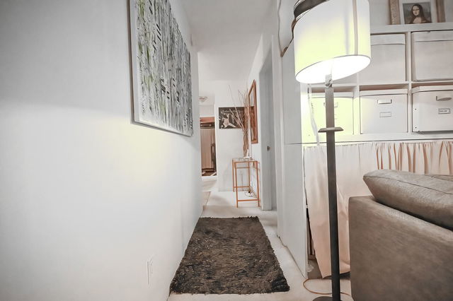 326 - 204 Westhill Place