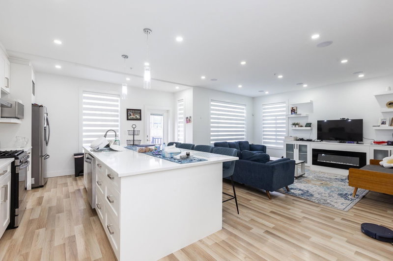 36689 Dianne Brook Avenue, Abbotsford, V3G 0H4 | Image 3