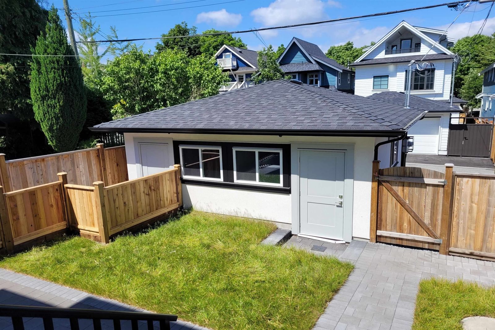 Listing Image 16