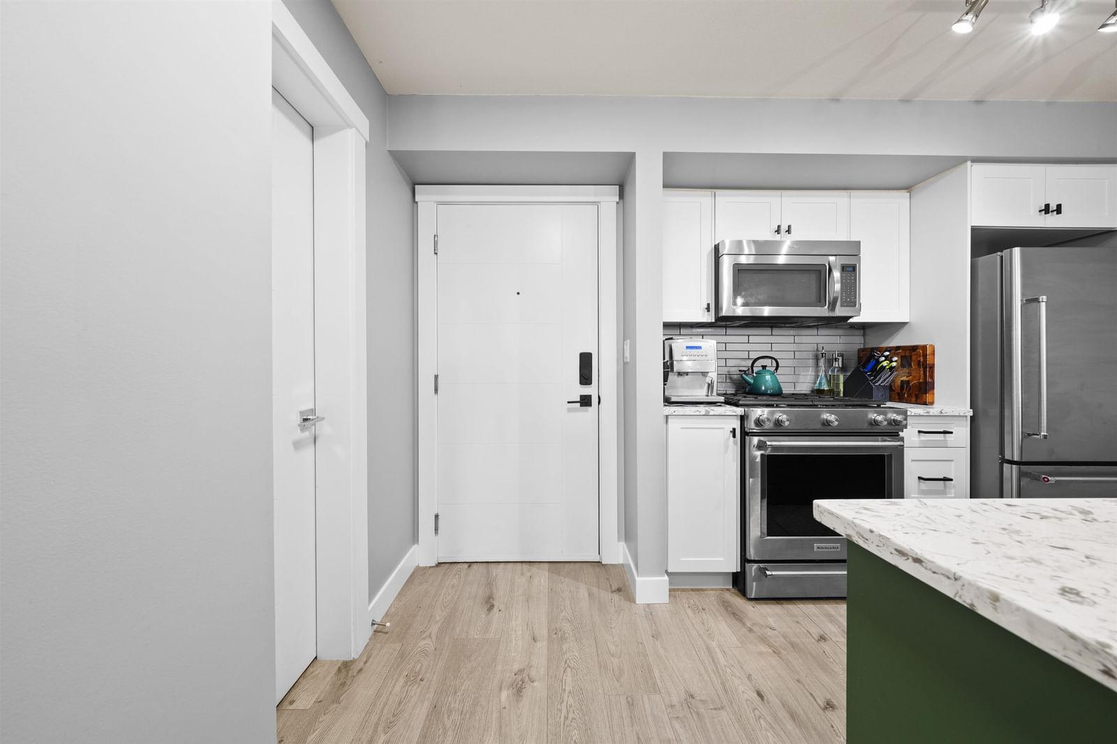Listing Image 15