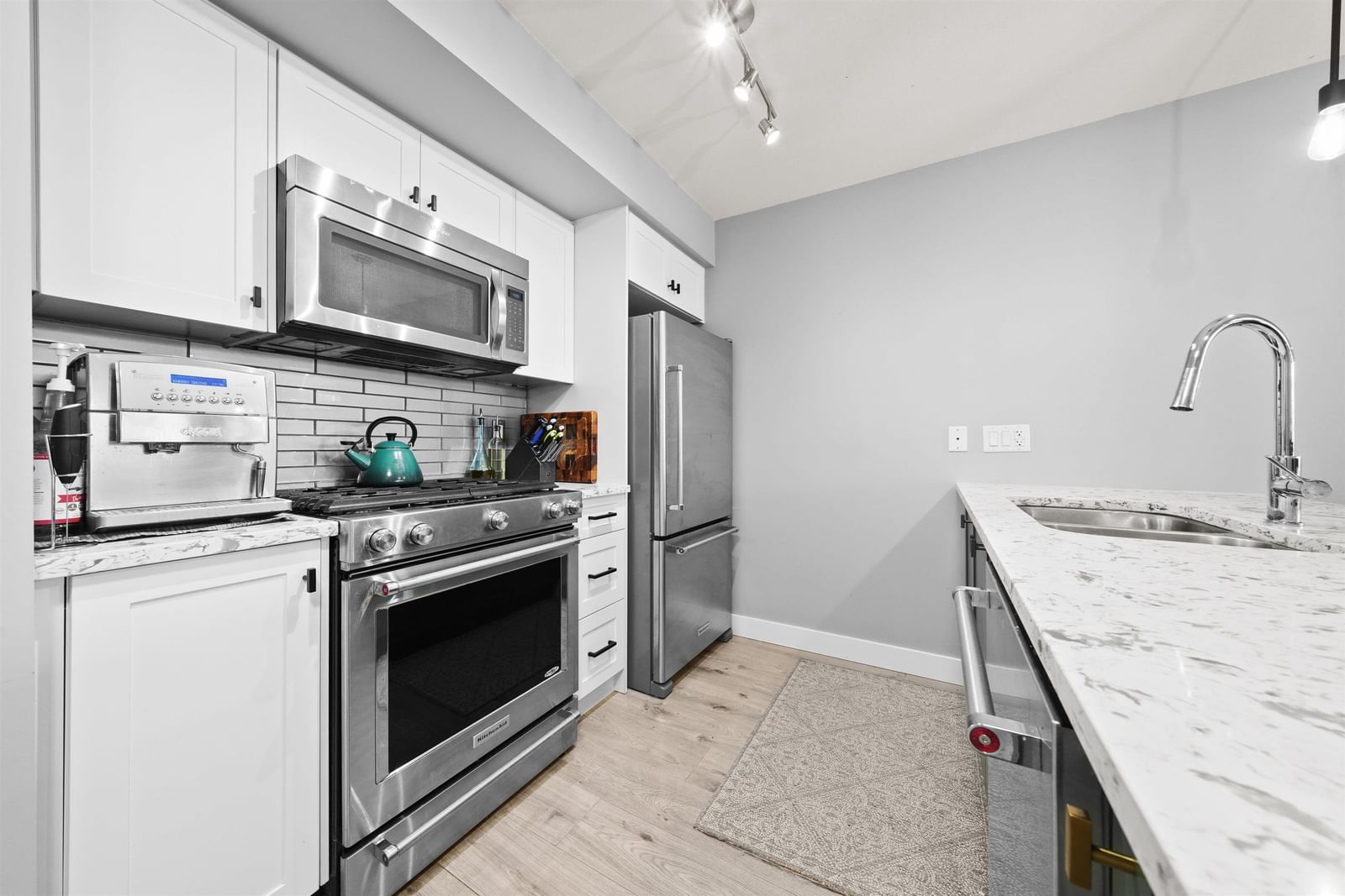 Listing Image 17